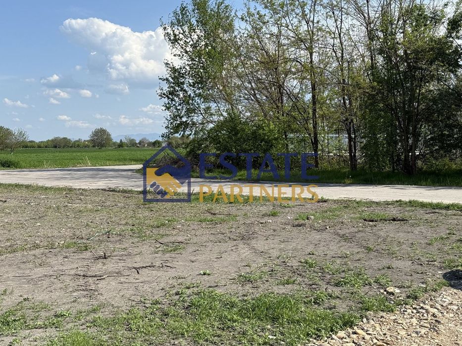 Парцел в Пловдив, област-с.Ягодово площ 1800 цена 95000