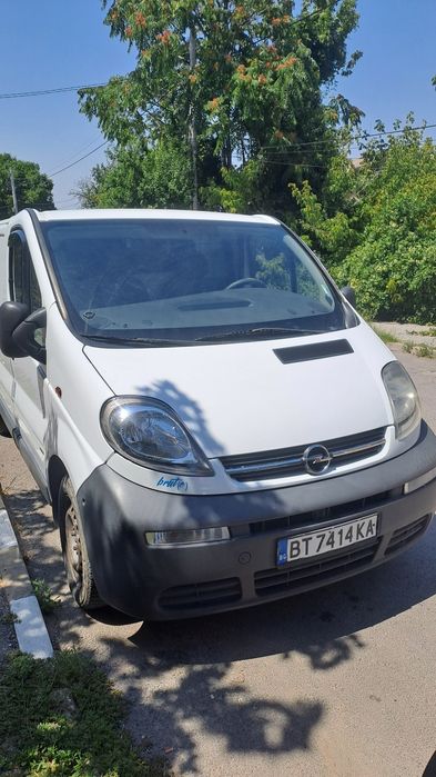 Opel vivaro 1.9 с мултимедия
