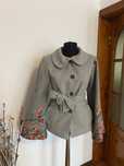 Palton gri cu broderii model elegant