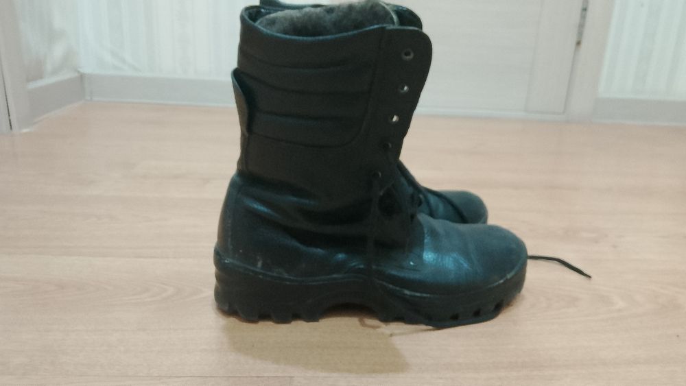 Продам берцы зимние