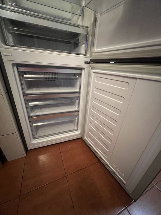 Frigider Grundig