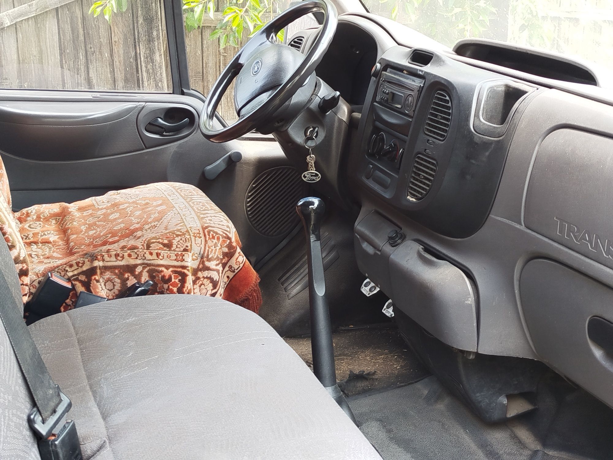 Vând Ford transit an de fabricație 2005