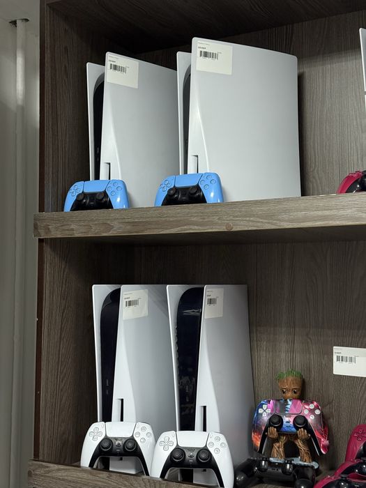 Sony PlayStation 5 + EA Play подписка на 1 год