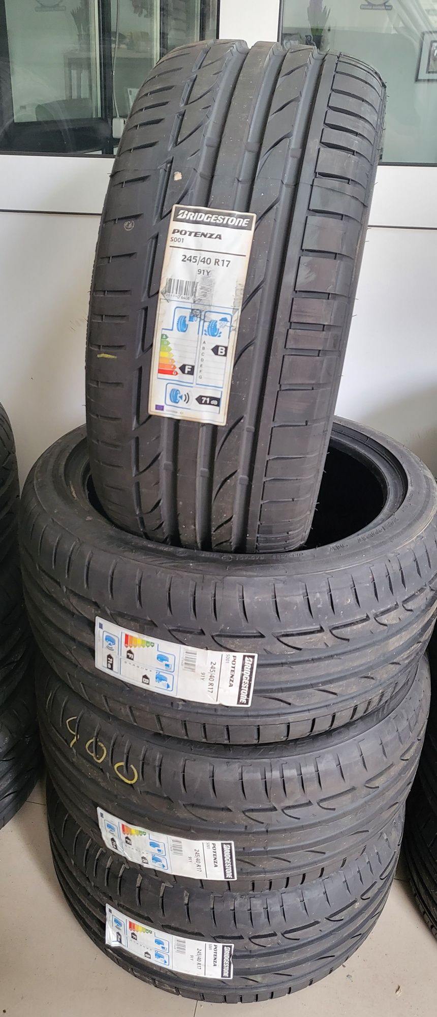 Anvelope turism vara noi Bridgestone 245 40 17