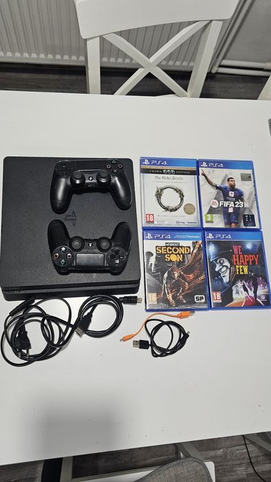 PlayStation 4 Slim 500gb 2 manete+4 jocuri!!!