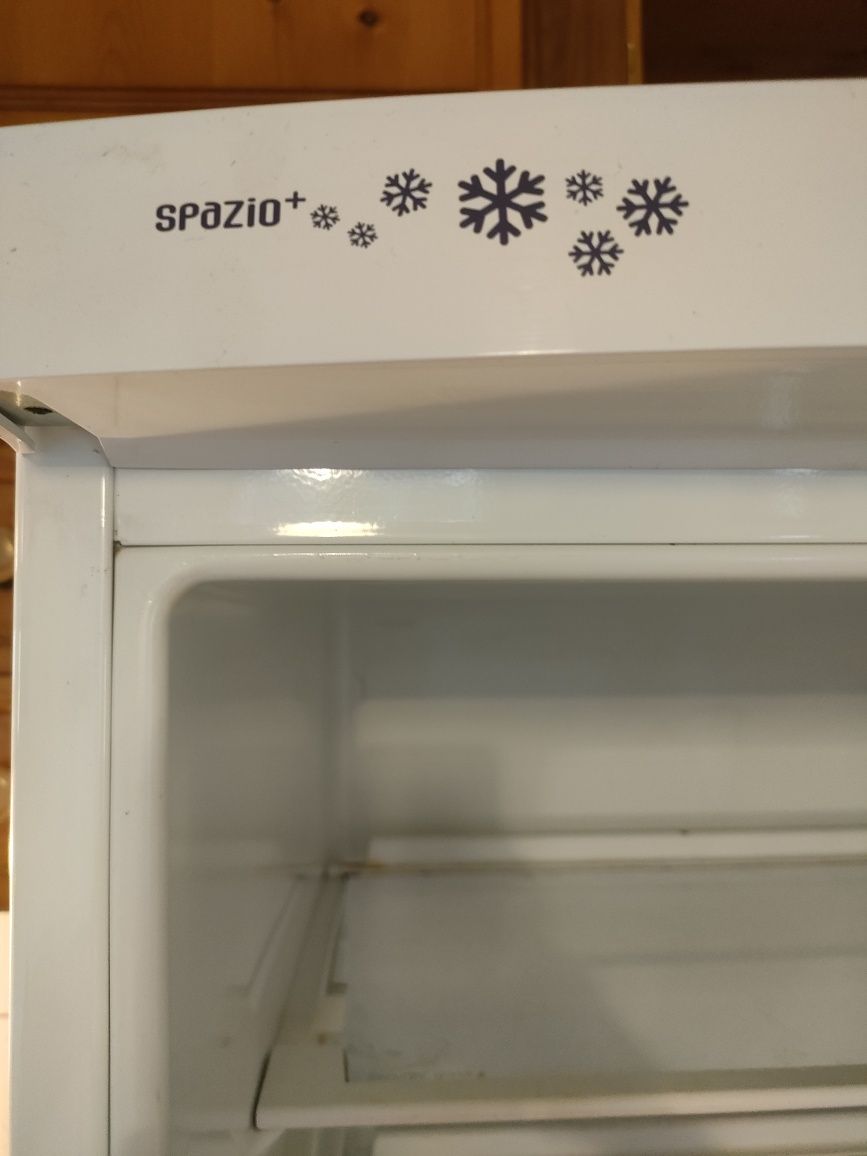 Хладилник с фризер Zanussi