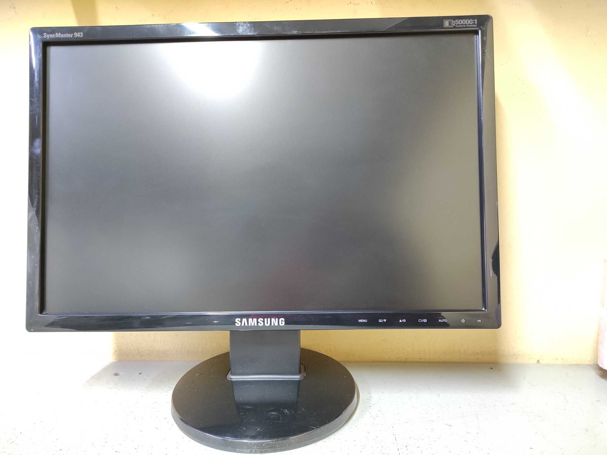 Samsung SyncMaster 943NW 18.5", 1440x900 (16:10)/ 75Гц/ VGA (D-Sub)/