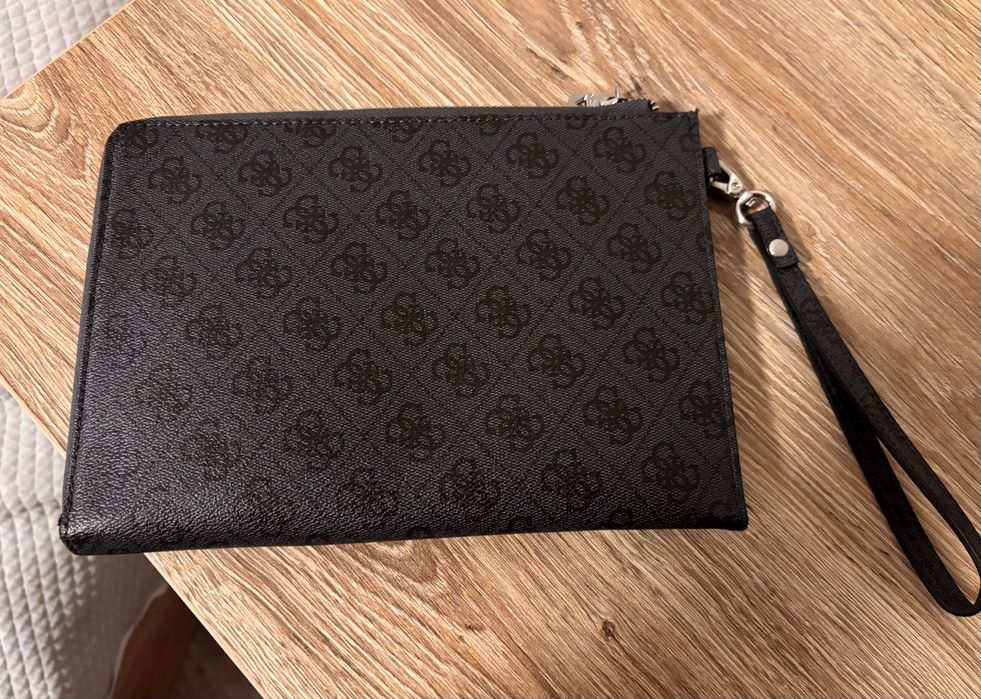 Мъжка чанта Guess