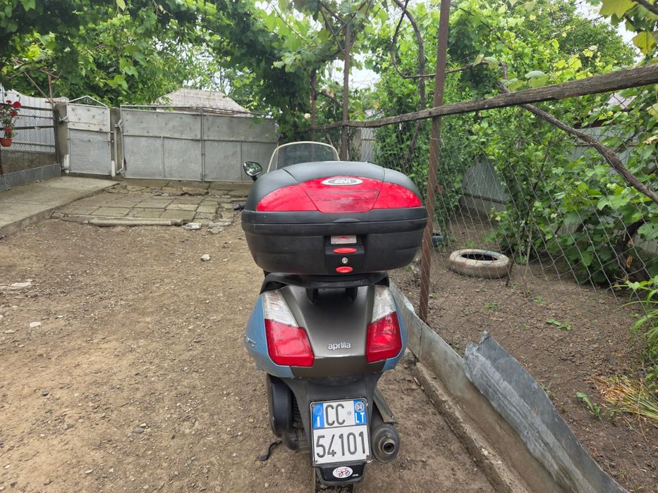 Vând motor aprilia atlantic