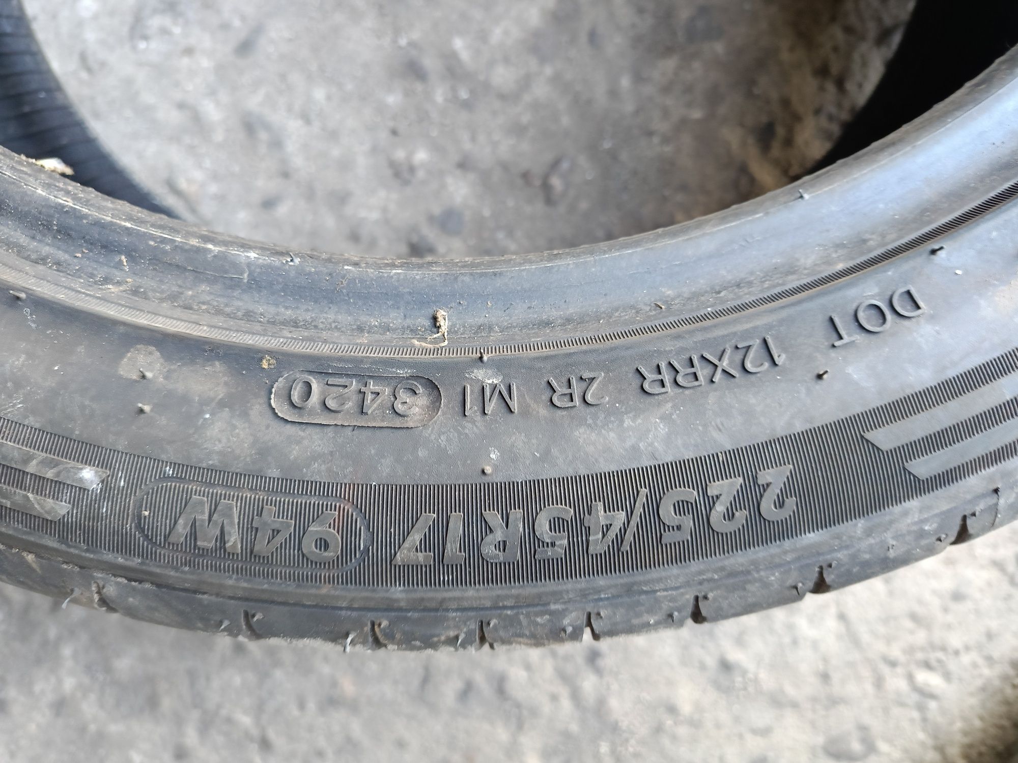 Летни гуми -17цола -225/45-1бр.-80лв."MOMO"