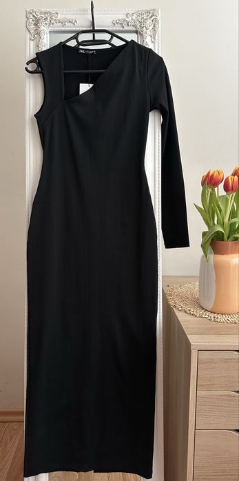 Дамска рокля Zara с един ръкав