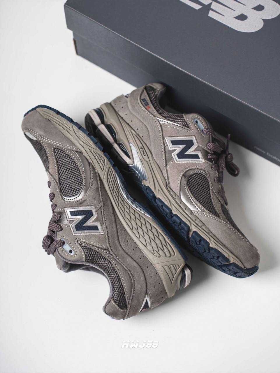 New Balance NB2002R