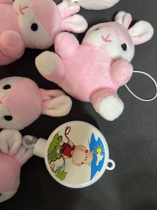 CHIPOLINO Музикална въртележка за легло ЗАЙЧЕТА РОЗОВИ