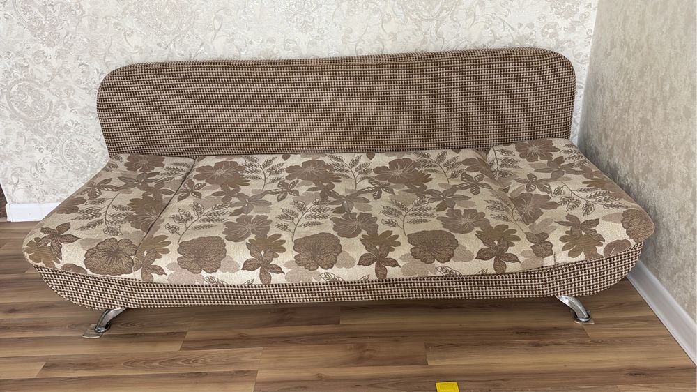 Продам диван в хорошем состояний