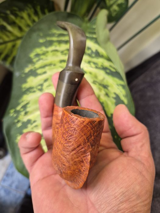 Pipa de colectie Vauen Solitaire model deosebit