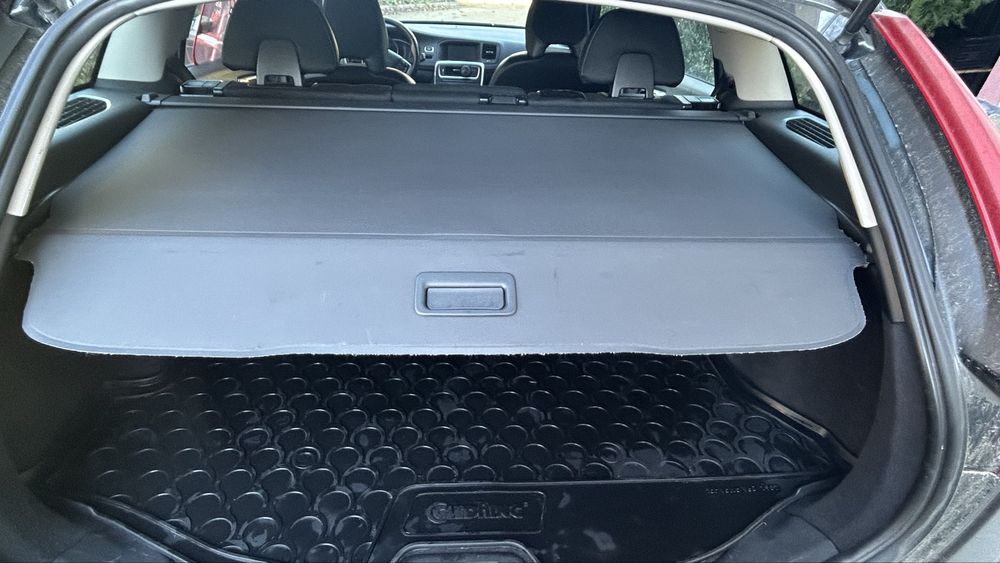 Продавам Volvo V60