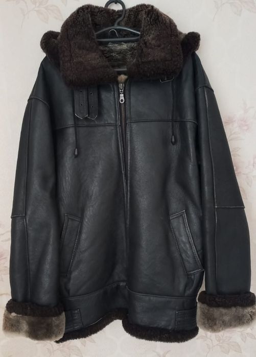 Продам верхнюю одежду