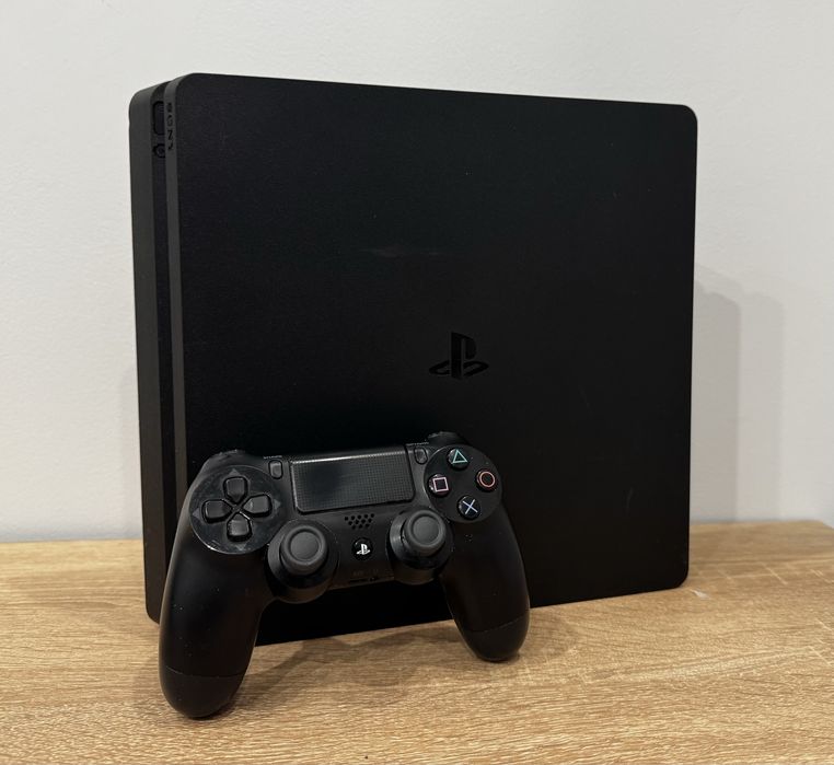 Конзола Playstation 4 500gb пълен комплект PS4