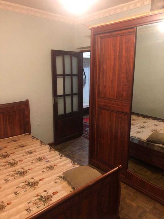 keles masivda 2 xona uy 300 y.e