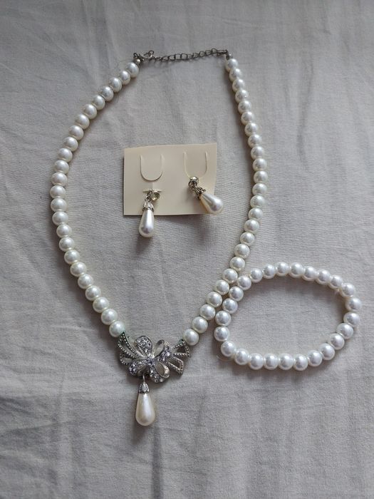 Cutie bijuterii+ bijuterii deosebite