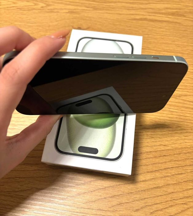 iPhone 15 green 128 GB