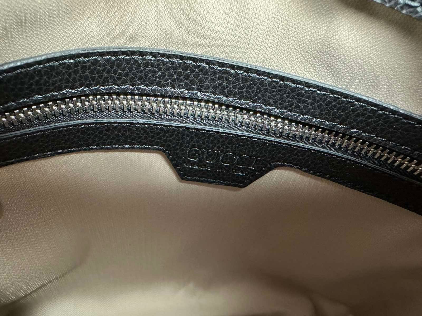Gucci-Оригинална чисто нова мъжка чанта