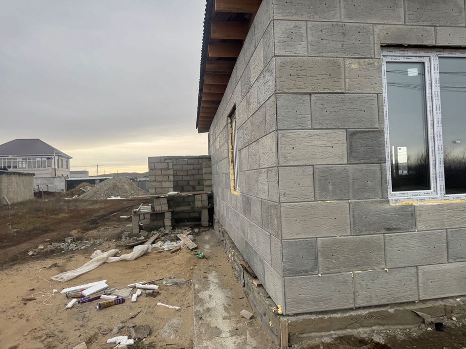 Дом 100 м² в 28 микрорайоне, первая линия, отличное расположение