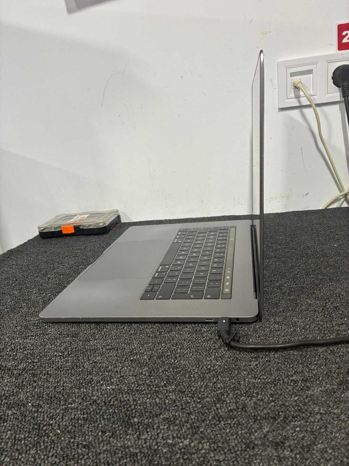 OFERTA Apple MacBook PRO 15" A1990 i7 | 32gb | Touchbar - Impecabil !