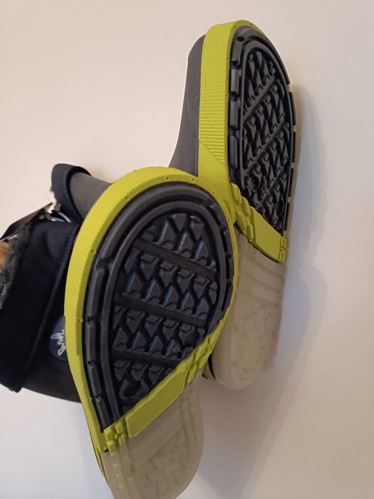 Чисто нови детски светещи гуменки ватирани ботуши