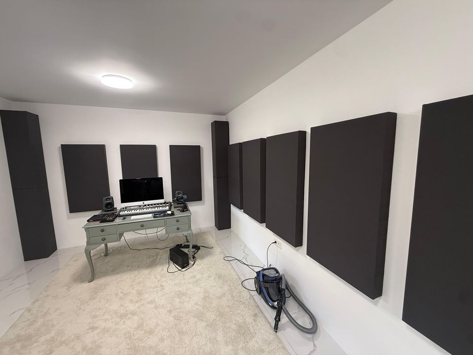 Звукоизоляционна панель