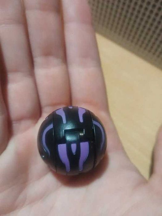 Bakugan Darkus Centipoid B1