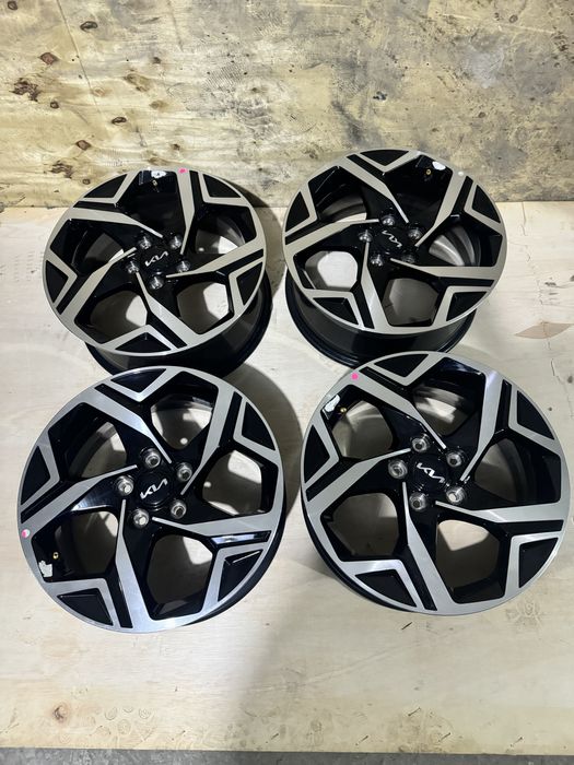 Оригинальные Диски на Kia sportage R17