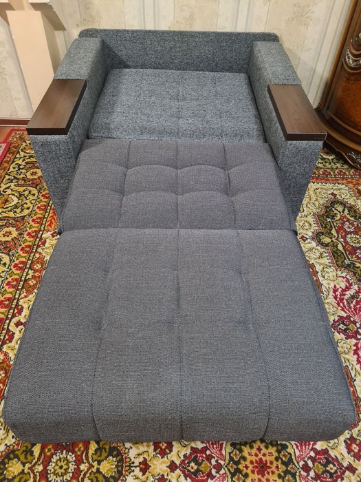 Продам дешево раскладное кресло-кровать . Состояние как новый.