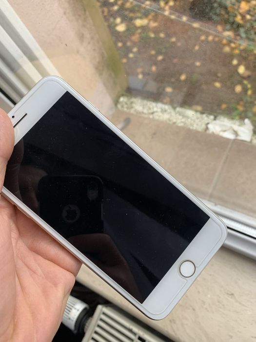 Iphone 8 plus 64 gb liber de retea