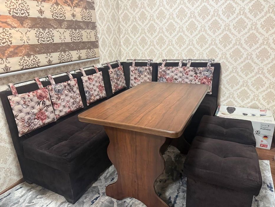 Кухонный уголок в отличном состоянии