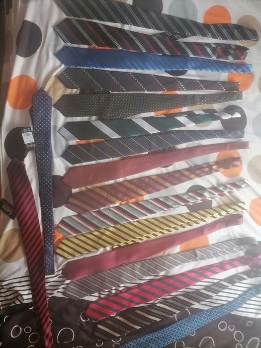 18 cravate bărbătești - 200 lei