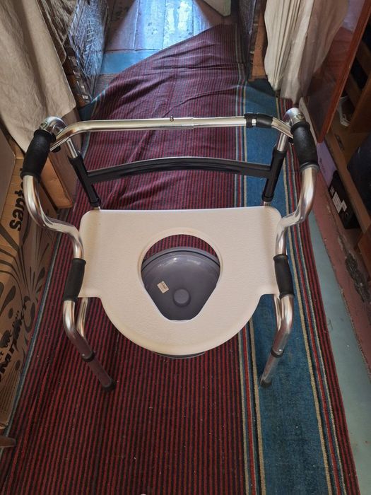 Сотилади инвалидная коляска ва горшок