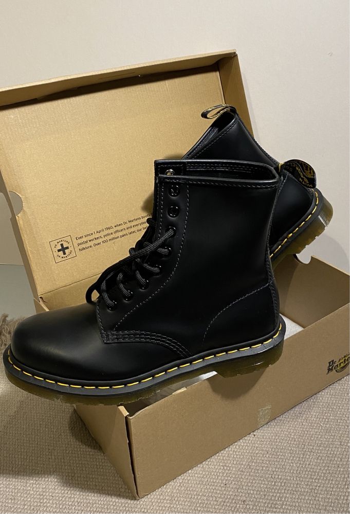 Dr. Martens 1460 Smooth, номер 38 НОВИ