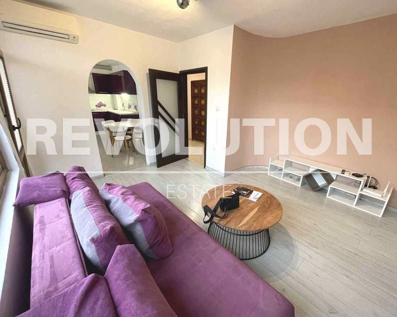 Тристаен апартамент в района на Лятно кино Тракия!