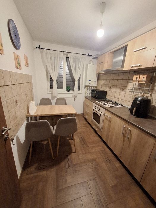 2 Camere Metrou Berceni cu Parcare si Centrala