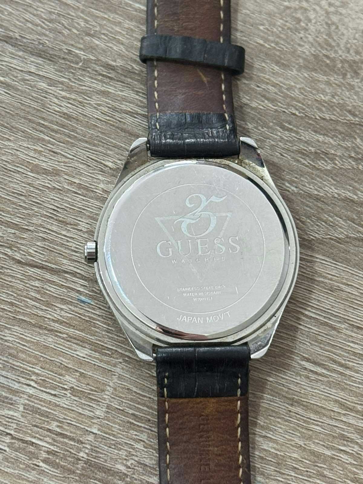Продавам Дамски Часовник Guess