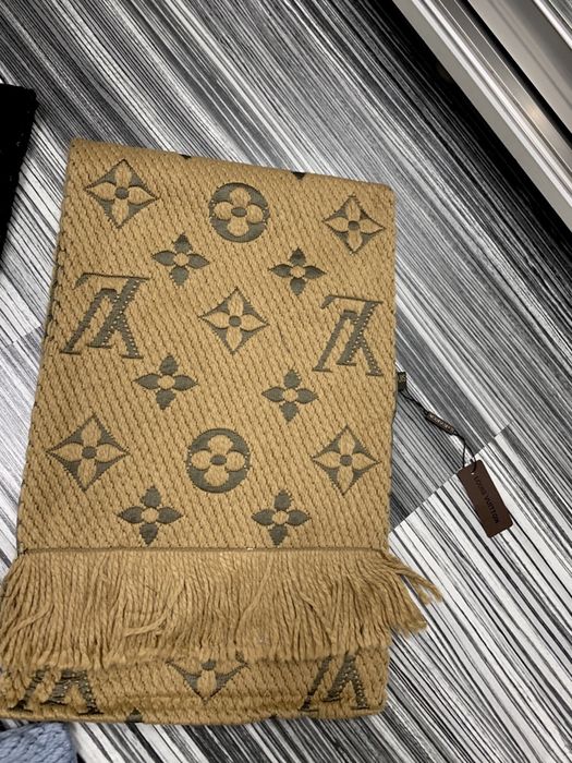 Fular-Esarfa LOUIS VUITTON colectia noua-Poze reale100% Calitate super
