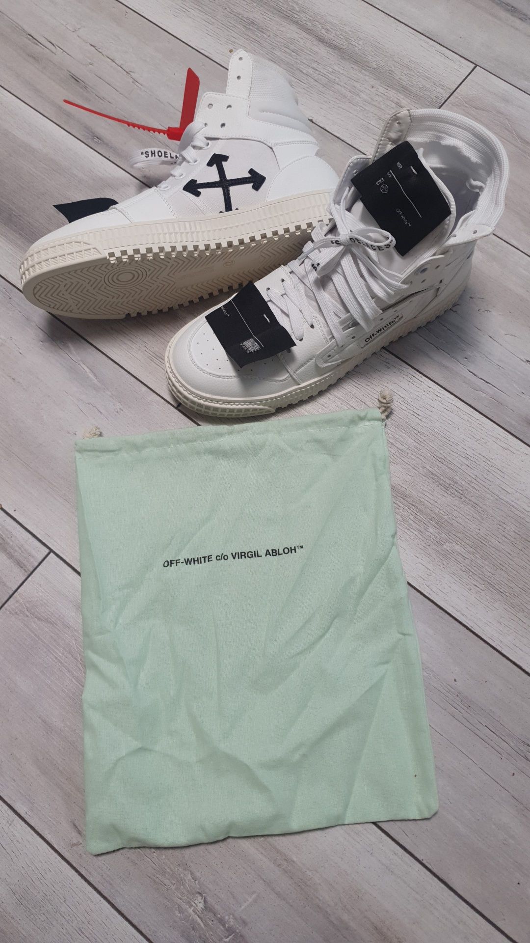 Vând Off White Court 3.0