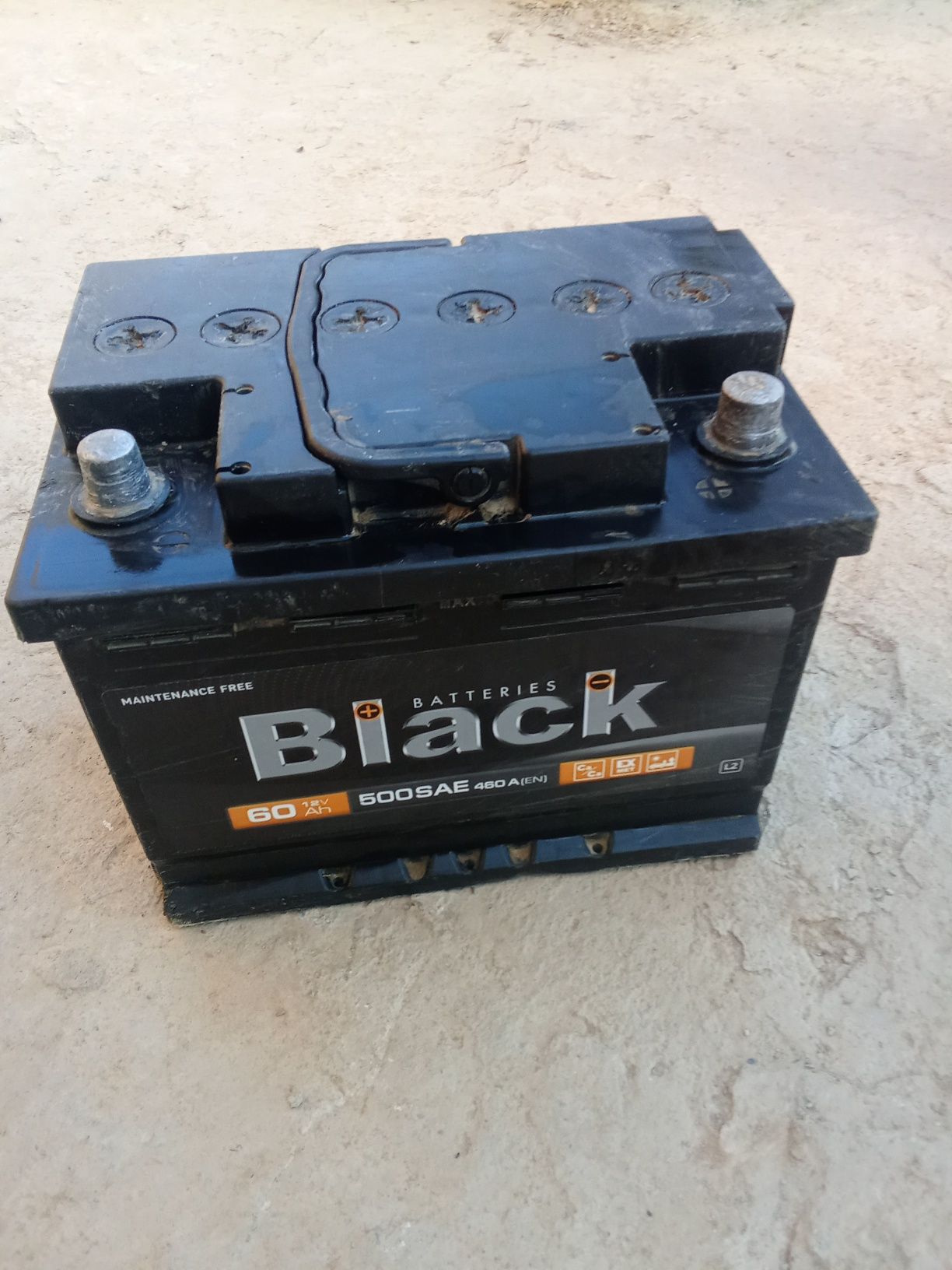 Akkumulyator sotiladi