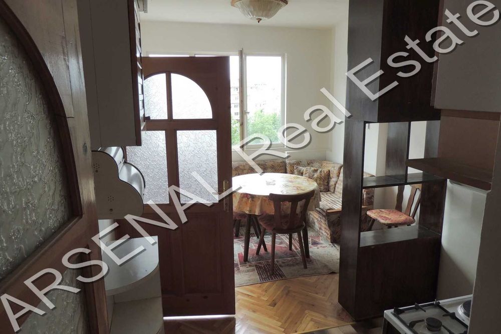 Дава се под наем Тристаен апартамент в София, Красно село - 108 кв.м за 500 € - Снимка #1