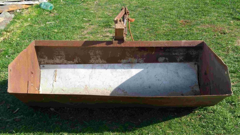 vand sau schimb cupa cu piston basculabila in tiranti