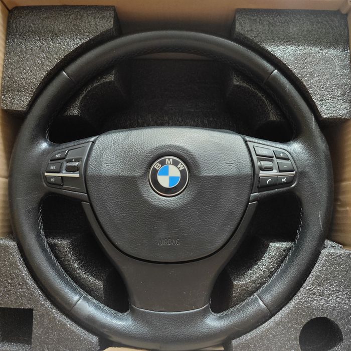 Отдам оригинальный руль BMW F10