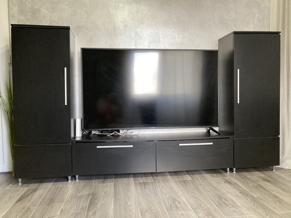 Mibilier cu rafturi si lumini