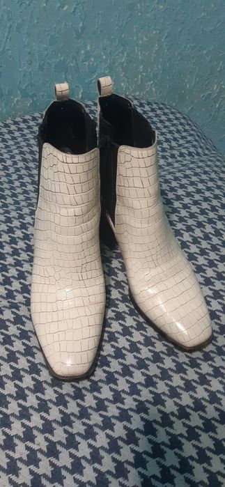 Ботинки кожанные 42р