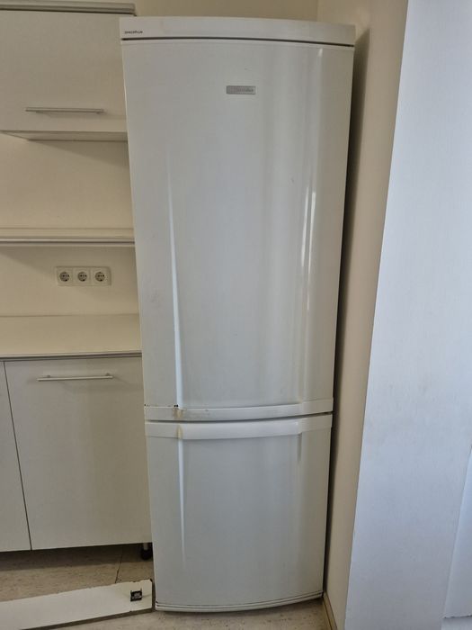 Frigider Electrolux
